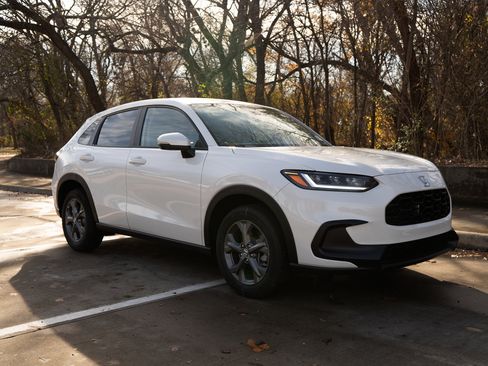 Certified 2026 Honda HR-V LX image 2