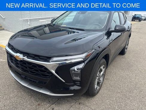 Certified 2024 Chevrolet Trax LT w/ Driver Confidence Package FWD image 2