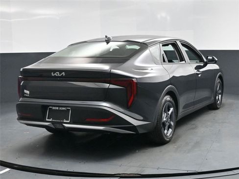 New 2025 Kia K4 LXS image 10
