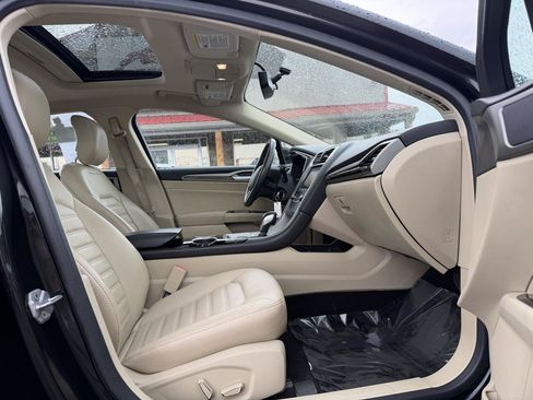 Used 2014 Ford Fusion SE w/ Equipment Group 202A FWD image 22
