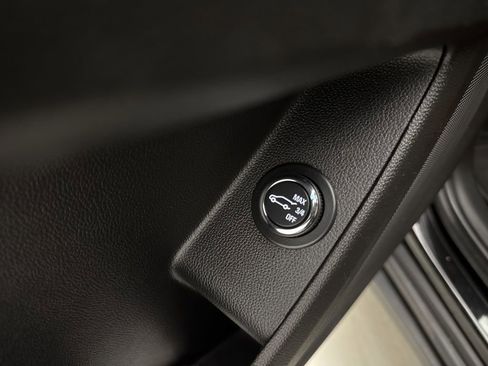 Used 2023 Chevrolet Traverse LT w/ LPO, Cargo Package image 26