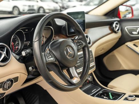 Used 2018 Mercedes-Benz GLA 250 4MATIC image 16
