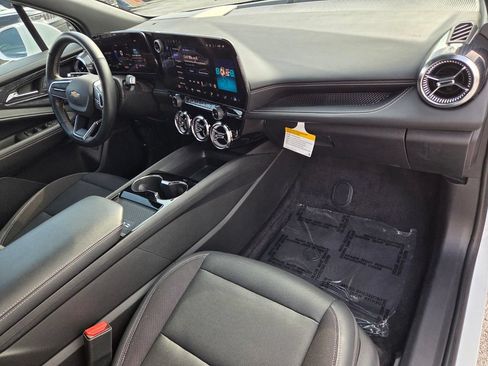 Used 2024 Chevrolet Blazer EV LT AWD/4WD image 18