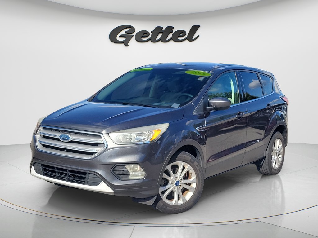 Used 2019 Ford Escape SE FWD image 1