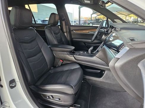 Certified 2022 Cadillac XT6 Premium Luxury w/ Platinum Package image 28