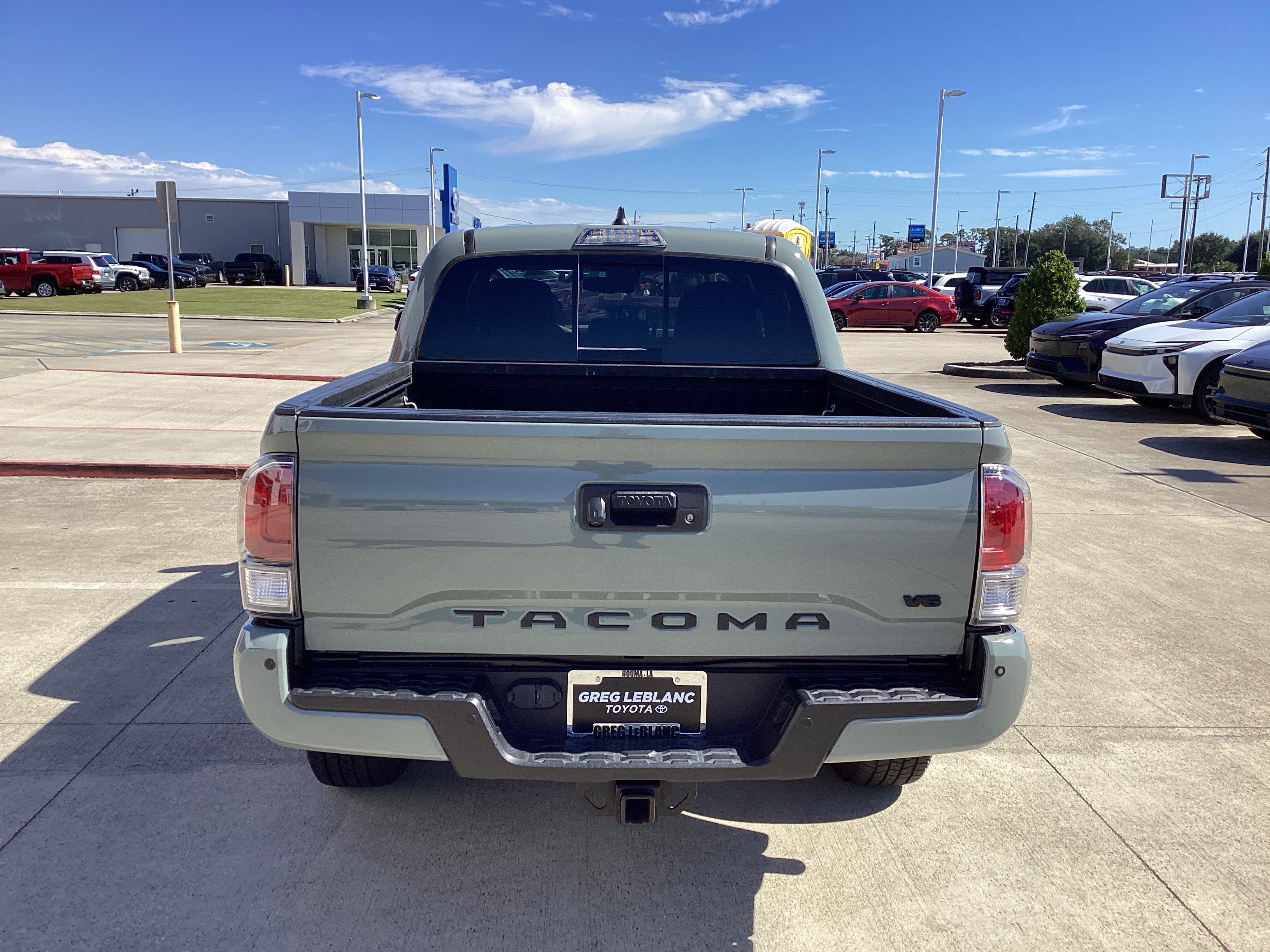Used 2023 Toyota Tacoma TRD Sport w/ Technology Package RWD image 6