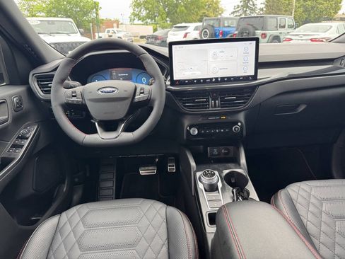 Used 2023 Ford Escape ST-Line Elite w/ Premium Technology Package AWD/4WD image 10