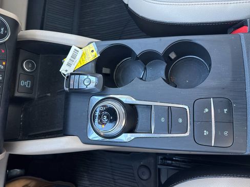 Used 2020 Ford Escape Titanium image 25