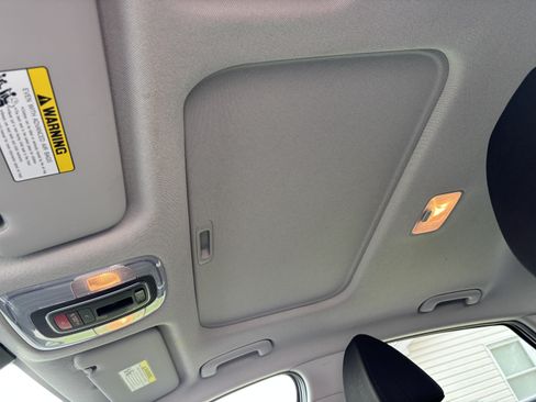 Used 2025 Hyundai Elantra SEL FWD image 30