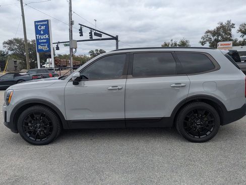 Used 2022 Kia Telluride SX w/ SX Prestige Package image 5