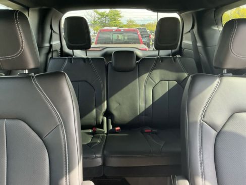 New 2025 Chrysler Voyager LX image 25