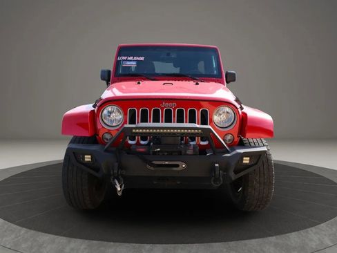 Used 2016 Jeep Wrangler Unlimited Sahara w/ Connectivity Group image 9