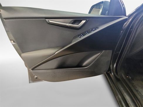 Used 2023 Kia Niro LX image 14