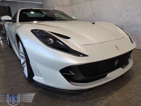 Used 2021 Ferrari 812 GTS RWD image 9
