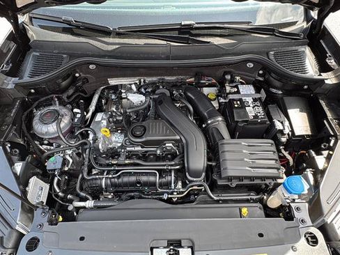 New 2026 Volkswagen Taos SE FWD image 30