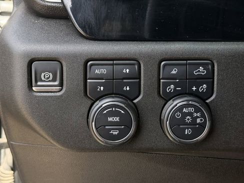 Used 2024 Chevrolet Silverado 2500 LT AWD/4WD image 22