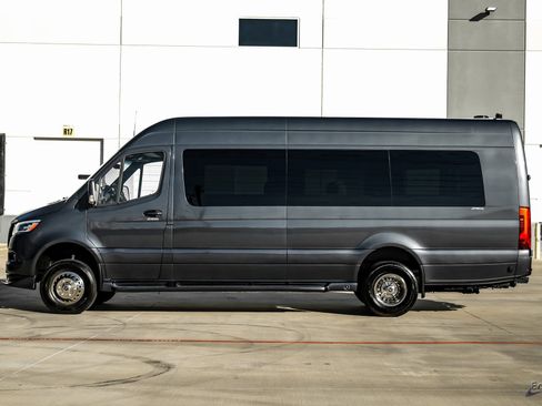 Used 2023 Mercedes-Benz Sprinter 3500 image 5