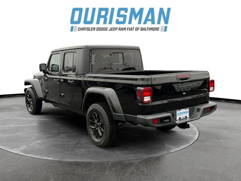 Used 2022 Jeep Gladiator Sport image 4