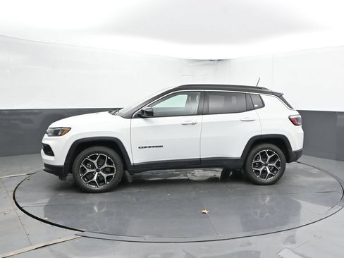 Used 2025 Jeep Compass Limited AWD/4WD image 7