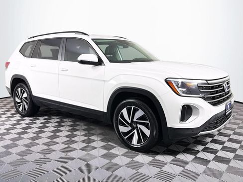 Used 2025 Volkswagen Atlas SE AWD/4WD image 27