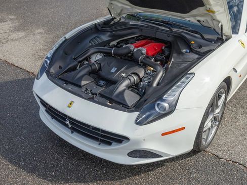 Used 2016 Ferrari California T RWD image 58
