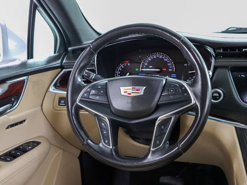 Used 2018 Cadillac XT5 Luxury w/ Driver Awareness Package image 12