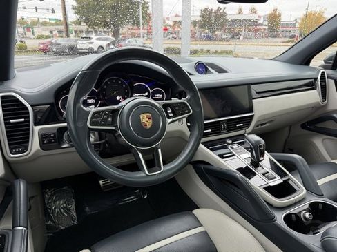 Used 2019 Porsche Cayenne S image 18