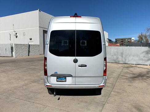 Used 2022 Mercedes-Benz Sprinter 2500 image 4