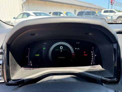 Used 2025 Toyota Camry LE w/ Convenience Package FWD image 12