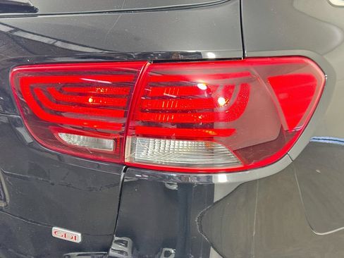 Used 2019 Kia Sorento L FWD image 31