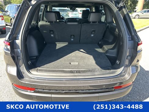 Used 2024 Jeep Grand Cherokee Altitude image 21