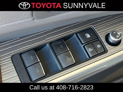 Used 2021 Toyota Sienna XSE w/ XSE Plus Package image 17