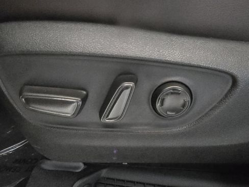 Used 2024 Toyota Sienna Platinum FWD image 19