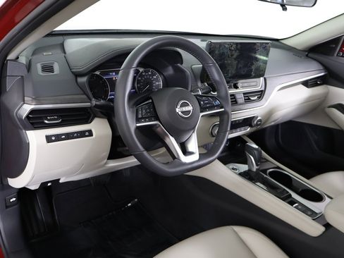 Used 2024 Nissan Altima 2.5 SL image 28