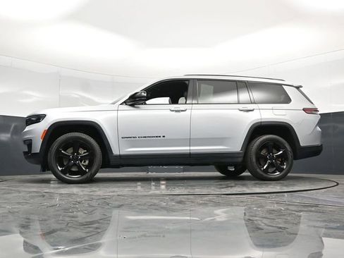 Used 2024 Jeep Grand Cherokee L Limited w/ Black Appearance Package AWD/4WD image 62