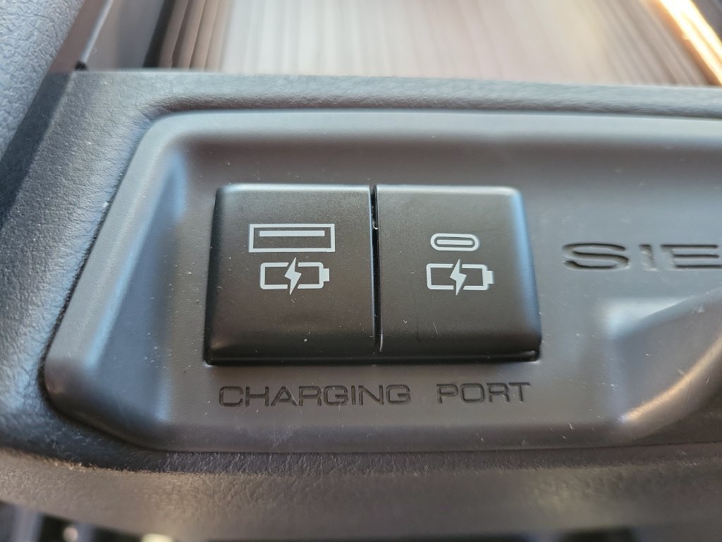 Used 2024 Toyota Sienna LE AWD/4WD image 14