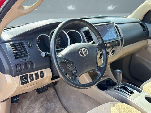 Used 2010 Toyota Tacoma PreRunner image 4