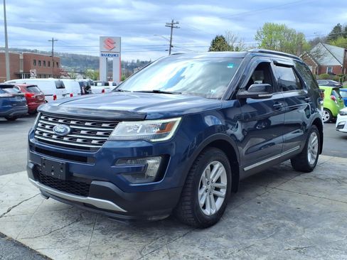 Used 2016 Ford Explorer XLT FWD image 5