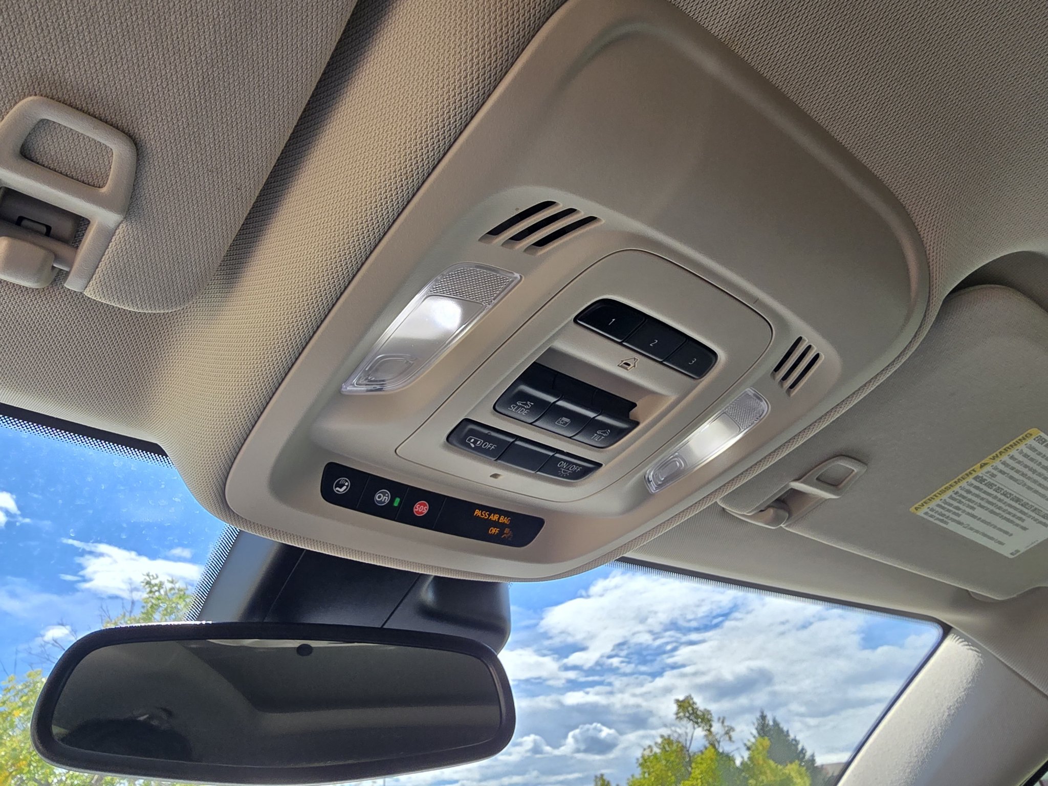 Used 2021 Buick Envision Avenir FWD image 22