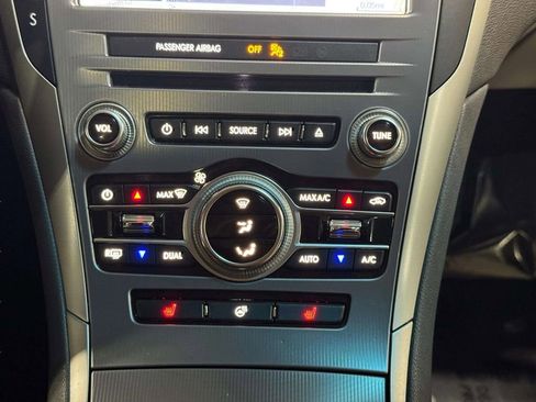 Used 2017 Lincoln MKZ Select w/ Select Plus Package AWD/4WD image 7