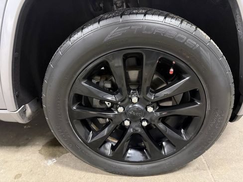 Used 2018 Jeep Grand Cherokee Altitude image 8