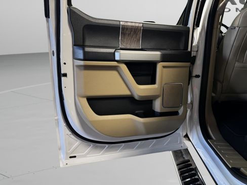 Used 2018 Ford F250 Lariat w/ Lariat Ultimate Package image 40