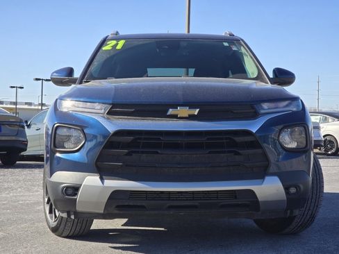Used 2021 Chevrolet TrailBlazer LT w/ Convenience Package image 9