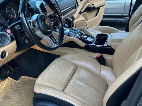 Used 2016 Porsche Cayenne AWD/4WD image 11
