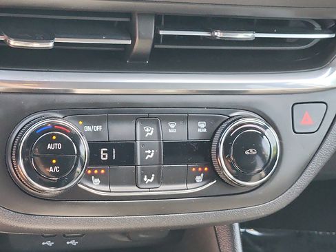 Used 2024 Buick Envista Preferred w/ Convenience I Package FWD image 15