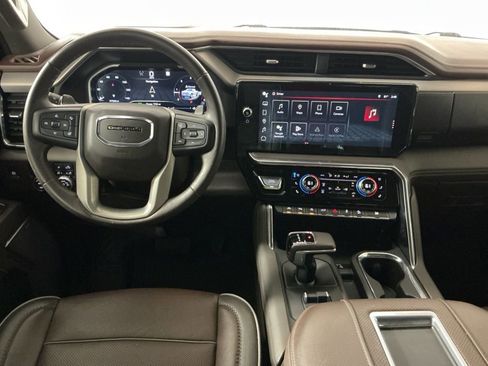 Used 2022 GMC Sierra 1500 Denali w/ Denali Reserve Package image 8