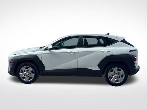 Used 2025 Hyundai Kona SE FWD image 2