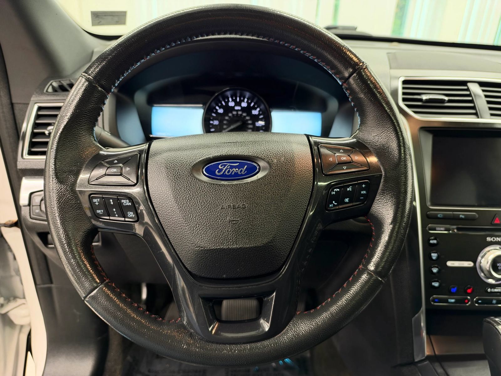 Used 2018 Ford Explorer Sport w/ Equipment Group 401A AWD/4WD image 30