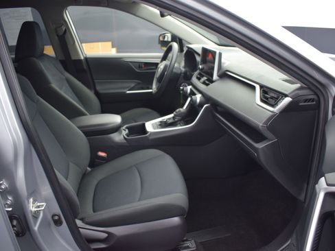 Used 2023 Toyota RAV4 LE image 10