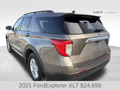 Used 2021 Ford Explorer XLT image 6